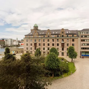 Radisson Blu Royal Hotel, Bergen Hotels near Bryggens Museum