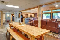 Spacious Old Forge Condo w/ Patio & Fire Pit! - Beach