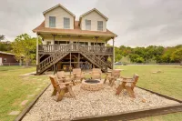 Lake Granbury Fishing Escape w/ Dock & Kayaks! - 3 stjerner