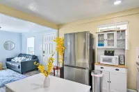 Galveston Retreat w/ Backyard & Patio! - 스파