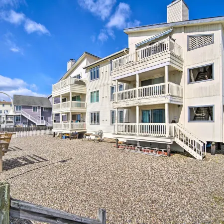 Condo w/ Bay Views ~ 5 Mi to Atlantic City!