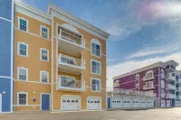 Idyllic New Buffalo Condo Walk to Beach and Shops! - 3-Star
