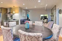 Highlands Home w/ Fireplace, Views, & Trails! - balcón