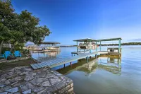 Lakefront Home < 3 Miles to Historic Granbury! - Pet friendly