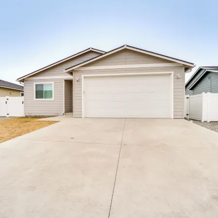 Charming Home w/ Mtn & Columbia River Views!