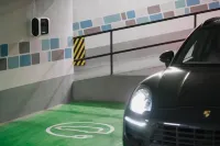 MYR塞拉諾斯門 - 停車場