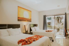 Hotel Holly