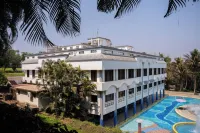 U Rivergate Karjat - Swimmingpools