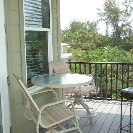 Gorgeous Home July Specials Check it Out, Heated Pool and Spa, Elevator