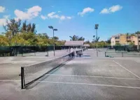 Island Living on Longboat Key 3 minute walk to the beach!