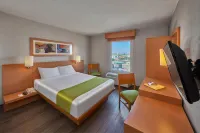 City Express by Marriott Celaya Parque Hotels near Aurrera Oriente