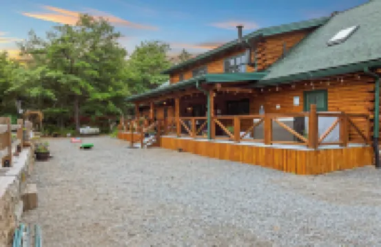 Bigwood Cabin Near Camelback Skiing Hot Tub Game Room Firepit Yard