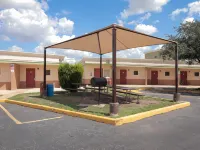 Rodeway Inn San Antonio Lackland AFB - SeaWorld Hotels near Acme Park
