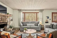 더 파인즈 코지 애로우헤드 레이크 이스케이프, 수영장 및 야외 모험 있음