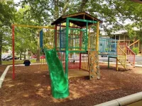 Cozy condo, 2 mi to SDCity, 2 pools, fishing lake