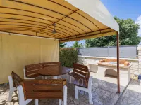 Kristina Hotels in Radovani