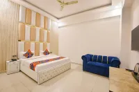 FabHotel The Grand Paradise - Electronic city metro station Hotel di Indirapuram