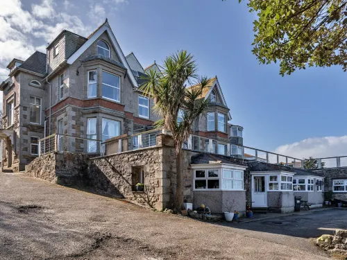 No. 5 Harlequin - Apartments
