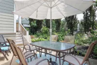 Grand Renovated Victorian - Great Location Just Blocks from Beach and Downtown