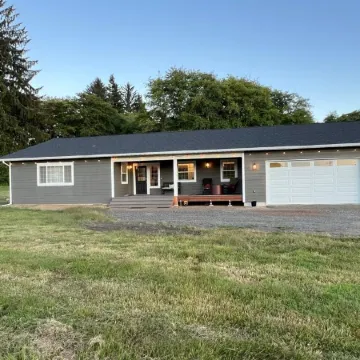 Comfy PNW escape in town - quiet and peaceful, perfect for exploring Olympic NP