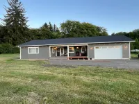Cozy Pnw Escape in Town with Hidden Creek Spot, Perfect for Exploring Olympic NP - Wifi