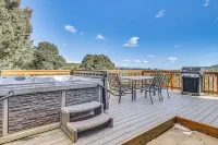 Modern Mtn Home w/ Sports Court, Near Alto Lake! - Wi-Fi