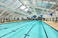 Walk to Lake Keowee: Salem Townhome w/ Deck - Swimmingpools