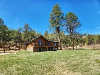 Peaceful Cabin Getaway near Wind Cave and Custer National Park
