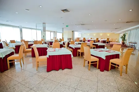 Hotel Premium Porto Maia Отели в г. Майа