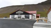 Kirkjufell Guesthouse and Apartments Hotel dekat Kirkjufell Mountain