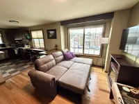 Downtown family friendly cozy condo- Walk to restaurants