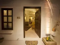 Ortahisar Cave Hotel - Bãi đậu xe