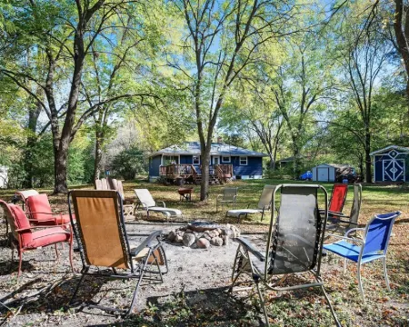 REMODELED Home, KING Beds, FAST WiFi Hotels in Minnetonka