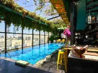 The Smallville Hotel - Pools