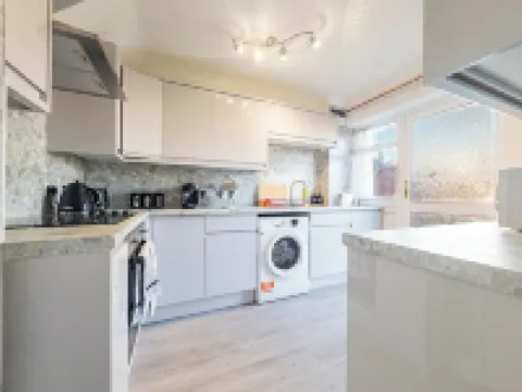 House - Sleeps 7 Private Garden & Parking فنادق في بازيلدون