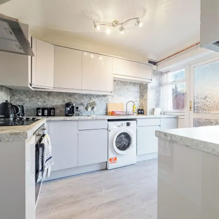 House - Sleeps 7 Private Garden & Parking