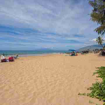 50 steps away from Maui's best beach, furnished with luxury details Fitness & Recreational Facilities