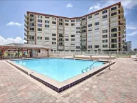 Oceanfront, 2 Bed Condo. Pool.  Amazing Views from All Rooms of Ocean and Beach فنادق في فلاغلر بيتش