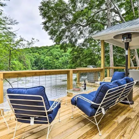 Lakefront Treehouse w/ Dock · 2 King Suites · Sleeps 12