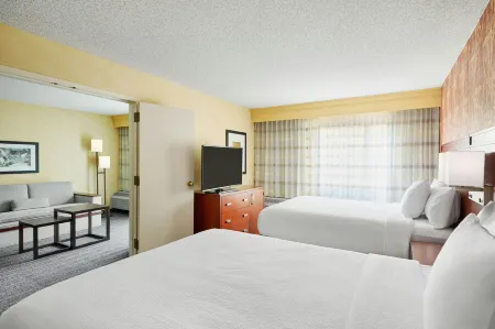 Courtyard des Moines West/Clive