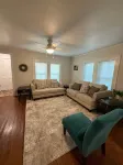 Charming 2-bedroom bungalow in downtown Gatesville with AC, WiFi