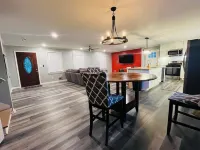 Spacious 4 BR 3 Full Bath House Near Airport & Shopping!