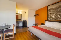 Motel 6 Hesperia, CA - East Hotel di Hesperia