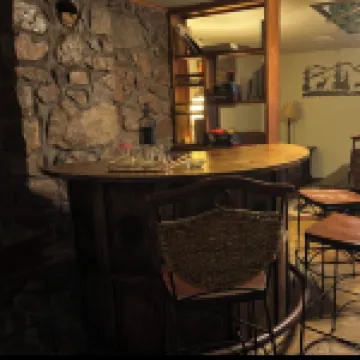 The Wilderness Romance Retreat - Cave , Luxury Hot Tub, Hiking ,420-Friendly !