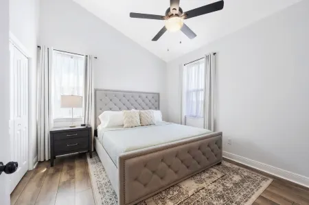 Charming, Cozy, Family Friendly - Close to Downtown/Sponge Docks/Beaches/Trails