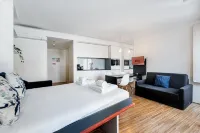 GuestReady - Cathedral Design Apartments -Miragaia - Beach