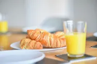 3 Bedroom with 6 x beds - Great location with free parking