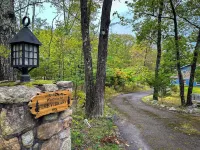 The Vibrary Inn, a Fantasy Minnewaska Escape. Minutes from Hikes and Waterfalls.