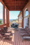 House on the Hill/ 5 bedrooms/ overlooks all of Kernville