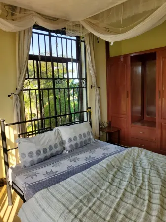 Chic 2-bedroom with WiFi and AC in marvelous Arusha